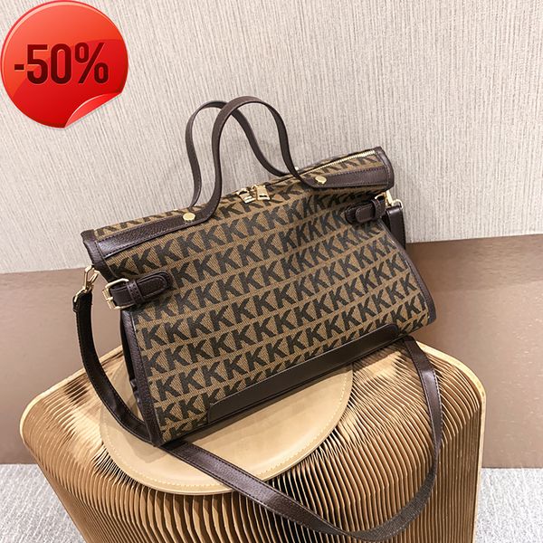 the factory directly the factory directly family canvas new large capacity ancient tide brand one shoulder handbag
the factory directly the factory directly family canvas new large capacity ancient tide brand one shoulder handbag