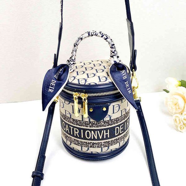 deir 2022 new women's drum bag shoulder msenger handbag 2022 brand trend fashion design ladies handbags
deir 2022 new women's drum bag shoulder msenger handbag 2022 brand trend fashion design ladies handbags