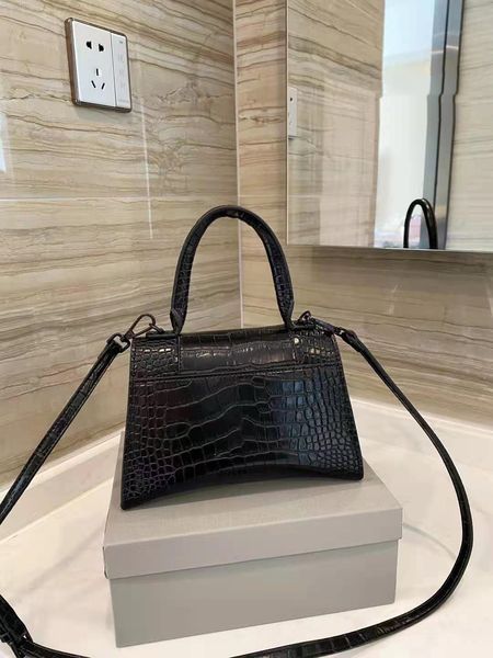 hip ysiykiy class designer b leather satchels women clutch graffiti crescent shape crossbody messenger bag small and large
hip ysiykiy class designer b leather satchels women clutch graffiti crescent shape crossbody messenger bag small and large