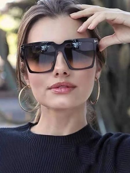 50% discount fashion sunglasses women vintage brand oversize t women's sun black gradient female men's oculos uv400, White;black
50% discount fashion sunglasses women vintage brand oversize t women's sun black gradient female men's oculos uv400, White;black