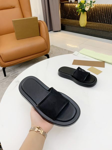2022 new sandal women's shoes fashion slippers women's brand design solid color joker casual, Black
2022 new sandal women's shoes fashion slippers women's brand design solid color joker casual, Black