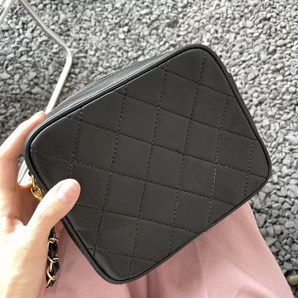 2022ss vinatge womens classical mini camera lambskin bags gold metal hardware matelasse chain crossbody shoulder ssoche large capacity desig
2022ss vinatge womens classical mini camera lambskin bags gold metal hardware matelasse chain crossbody shoulder ssoche large capacity desig