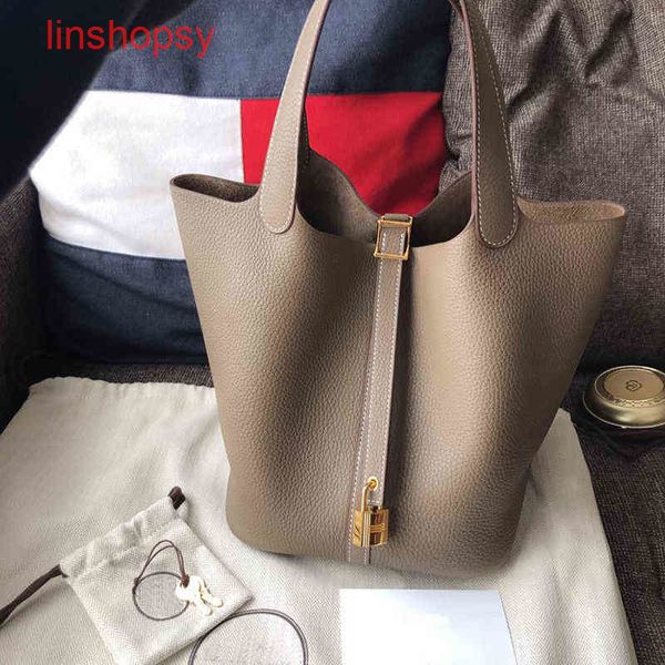 herme bags picotinslocks bags 18 22 26cm bucket portable 2022 new first layer leather large capacit
herme bags picotinslocks bags 18 22 26cm bucket portable 2022 new first layer leather large capacit
