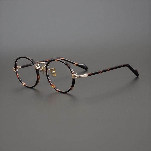 70% factory outlet sales small round frame pure titanium medium gold beam plate glasses men's and women's square face can be equip, White;black
70% factory outlet sales small round frame pure titanium medium gold beam plate glasses men's and women's square face can be equip, White;black
