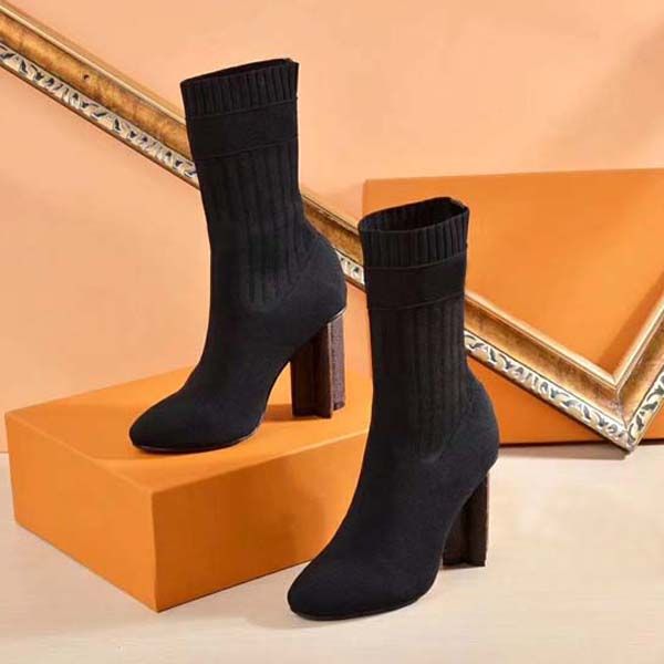 woman shoes in autumn and winter knitted elastic boots luxury designer plum blossom heel socks boots large size 35-42 with box, Black
woman shoes in autumn and winter knitted elastic boots luxury designer plum blossom heel socks boots large size 35-42 with box, Black