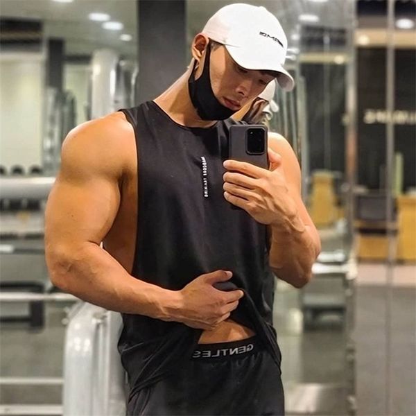 summer brand mens running vest gym sleeveless shirt slim fit tank men sport vest workout training man singlet 220527, White;black
summer brand mens running vest gym sleeveless shirt slim fit tank men sport vest workout training man singlet 220527, White;black