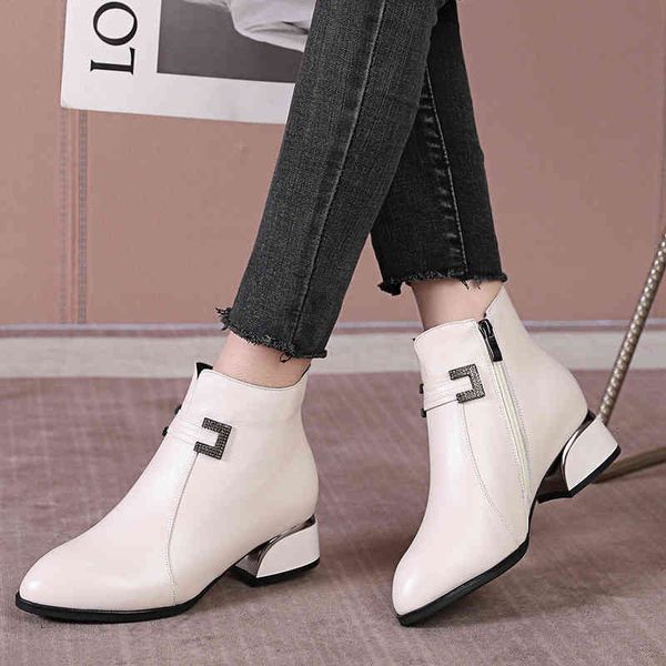slippers autumn and winter fashion women's boots pointed cow leather thick heel middle short tube velvet small size 32-34 smaf, Black
slippers autumn and winter fashion women's boots pointed cow leather thick heel middle short tube velvet small size 32-34 smaf, Black