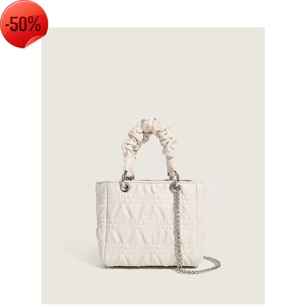 the factory directly women's 2022 summer new women's fashion wrinkled hand msenger female diana bag
the factory directly women's 2022 summer new women's fashion wrinkled hand msenger female diana bag