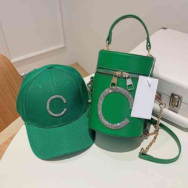 mini tote fashion shoulder bag diamond bucket inlaid simple messenger bag portable women purse and baseball hat 220611
mini tote fashion shoulder bag diamond bucket inlaid simple messenger bag portable women purse and baseball hat 220611
