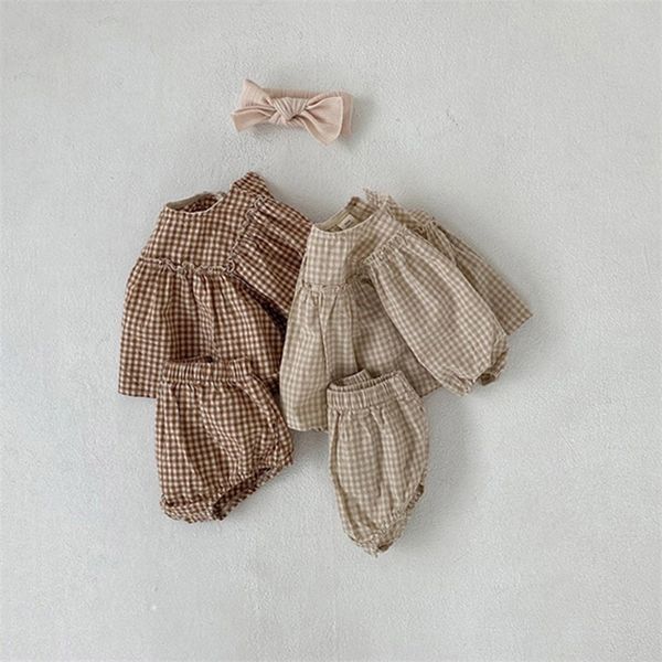 baby girls clothes set summer spring plaid infant girls clothes set puff sleeve blouse and bloomer 2 pcs toddler girls suit 220509, White
baby girls clothes set summer spring plaid infant girls clothes set puff sleeve blouse and bloomer 2 pcs toddler girls suit 220509, White