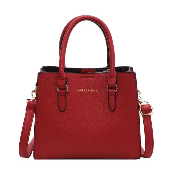 high sense women's bag 2022 new fashion portable banquet wedding bride bag four seasons one shoulder messenger bags
high sense women's bag 2022 new fashion portable banquet wedding bride bag four seasons one shoulder messenger bags