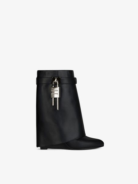 2021 designer luxury women boots leather silver gold asymmetric metal padlock heel height 9 cm size 35-40, Black
2021 designer luxury women boots leather silver gold asymmetric metal padlock heel height 9 cm size 35-40, Black