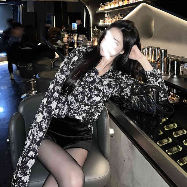 women's polos jingtian2022 spring black and white rose printing simulation si shirt temperament yuppie style long sleeve 5oo8
women's polos jingtian2022 spring black and white rose printing simulation si shirt temperament yuppie style long sleeve 5oo8