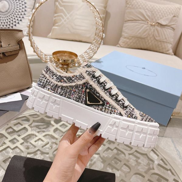 double wheel chunky sole shoes lady platform sneakers women designer canvas trainers, Black
double wheel chunky sole shoes lady platform sneakers women designer canvas trainers, Black