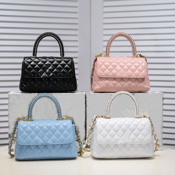 2022 fashion purse designer bag women totes shoulder bags cowskin genuine leather handbag scarf charm with shoulders handbags straps and pac, Black;red
2022 fashion purse designer bag women totes shoulder bags cowskin genuine leather handbag scarf charm with shoulders handbags straps and pac, Black;red