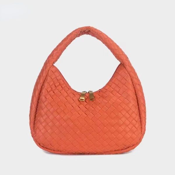 disco bag european and american fashion hand woven large bag female new style temperament ox horn retro personalized carrying armpit
disco bag european and american fashion hand woven large bag female new style temperament ox horn retro personalized carrying armpit