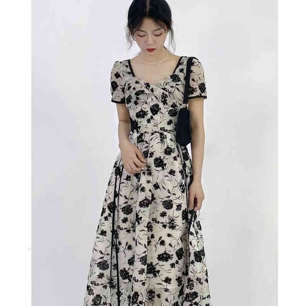 casual dresses xiaozhong wanghong's same sweet floral dress women's short sleeved long skirt in summer 2022 jqin, Black;gray
casual dresses xiaozhong wanghong's same sweet floral dress women's short sleeved long skirt in summer 2022 jqin, Black;gray