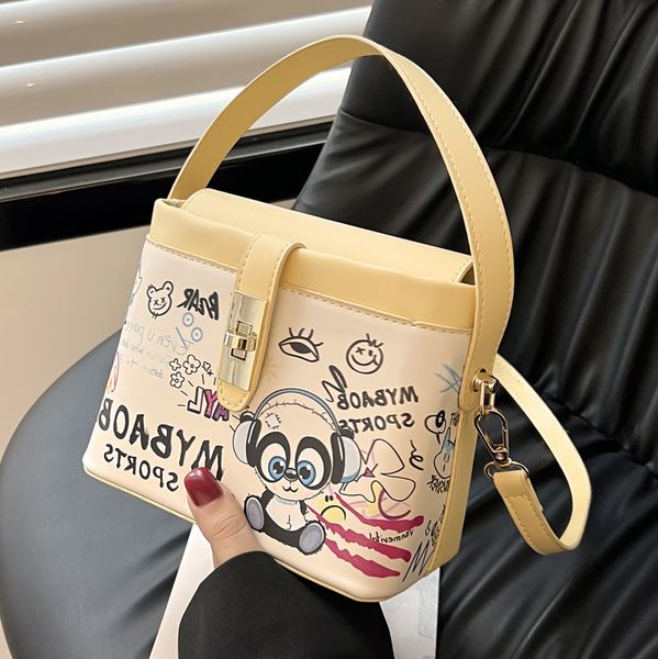 designer bags niche design women's 2022 new fashion portable box bucket versatile ins high sense messenger
designer bags niche design women's 2022 new fashion portable box bucket versatile ins high sense messenger
