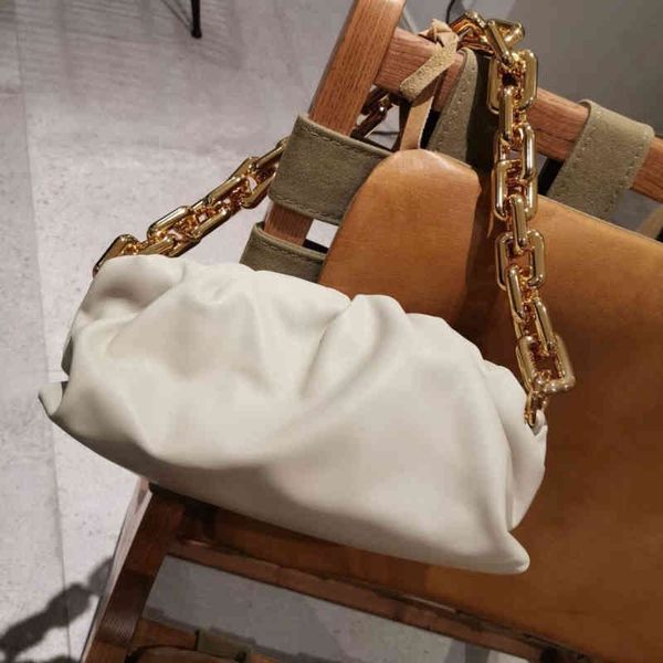 bottegas venetas handbags thick designer chain leather big gold cloud bag shoulder crossbody bag8 1b12
bottegas venetas handbags thick designer chain leather big gold cloud bag shoulder crossbody bag8 1b12
