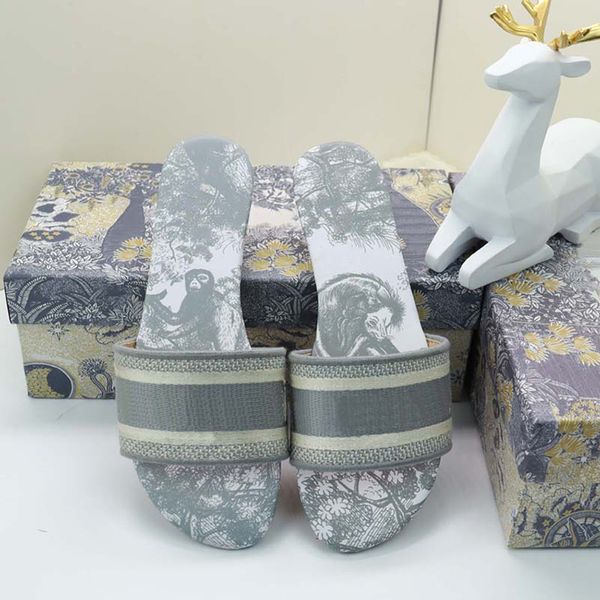 2022embroidered slipper women ladies scuffs summer beach striped causal flip flops flat slide slippers sandals cotton designers fluffy fur s, Black
2022embroidered slipper women ladies scuffs summer beach striped causal flip flops flat slide slippers sandals cotton designers fluffy fur s, Black