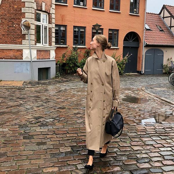 women's trenchcoat black/kaki overcoat casual cotton double breasted long women jacket with belt on sleeve l220725, Tan;black
women's trenchcoat black/kaki overcoat casual cotton double breasted long women jacket with belt on sleeve l220725, Tan;black
