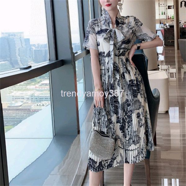 casual dresses summer dress women's ink print high waist fashion pleated a-line long, Black;gray
casual dresses summer dress women's ink print high waist fashion pleated a-line long, Black;gray
