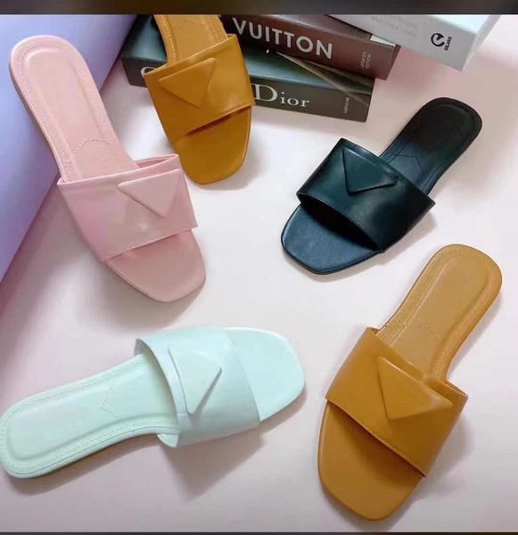 p designers women summer slip on slippers beach outdoor lady candy colors slide slipper sandals luxurys ladies leather low heels shoes platf, Black;grey
p designers women summer slip on slippers beach outdoor lady candy colors slide slipper sandals luxurys ladies leather low heels shoes platf, Black;grey