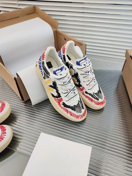 high-end brand luxury women casual shoes non-slip triple s designer sneakers graffiti mesh breathable trainers crystal soles running shoe 04
high-end brand luxury women casual shoes non-slip triple s designer sneakers graffiti mesh breathable trainers crystal soles running shoe 04