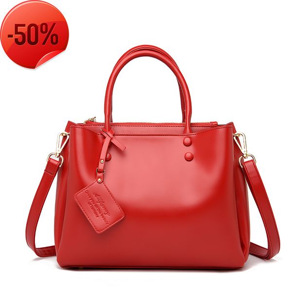 luxury designer2022 new fashion women's simple diana s messenger bag versatile one shoulder handbag
luxury designer2022 new fashion women's simple diana s messenger bag versatile one shoulder handbag