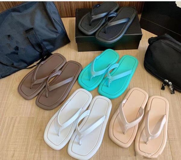 2022 designer woman slippers men slipper gear bottoms flip flops women luxury sandals fashion causal shoes size 36-41, Black
2022 designer woman slippers men slipper gear bottoms flip flops women luxury sandals fashion causal shoes size 36-41, Black