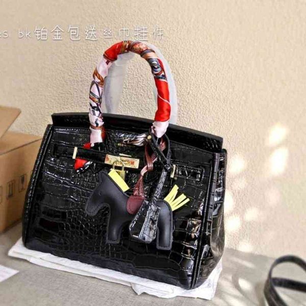 french texture platinum 2121 new fahion veratile large capacity portable one houlder women' bag
french texture platinum 2121 new fahion veratile large capacity portable one houlder women' bag