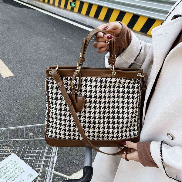 lattice large capacity portable handbag women tote single shoulder bag messenger bag 220616
lattice large capacity portable handbag women tote single shoulder bag messenger bag 220616