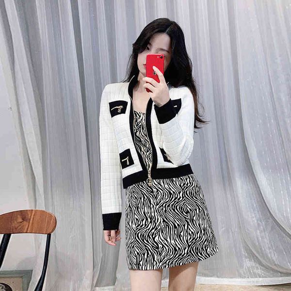 women's knits & tees 80% wool high version light luxury celebrity style stand collar zipper knitted short coat shoulder pad contrast co, White
women's knits & tees 80% wool high version light luxury celebrity style stand collar zipper knitted short coat shoulder pad contrast co, White