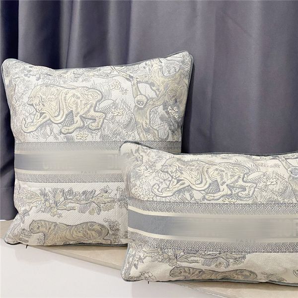 luxury designer pillow case cushion cover polyester cotton material embroidery craft flower pattern 50*50cm and 30*50cm for home decoration
luxury designer pillow case cushion cover polyester cotton material embroidery craft flower pattern 50*50cm and 30*50cm for home decoration