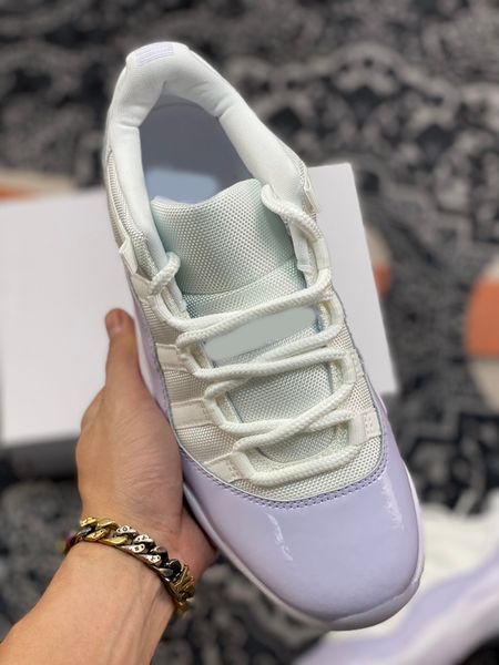 release authentic 11 low wmns pure violet basketball shoes white 11s real carbon fiber outdoor retro men women sports shoes with box
release authentic 11 low wmns pure violet basketball shoes white 11s real carbon fiber outdoor retro men women sports shoes with box