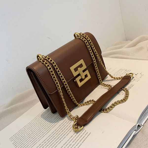 designer bags trendy shoulder 2022 new women's fashion chain small square creative lock messenger women
designer bags trendy shoulder 2022 new women's fashion chain small square creative lock messenger women