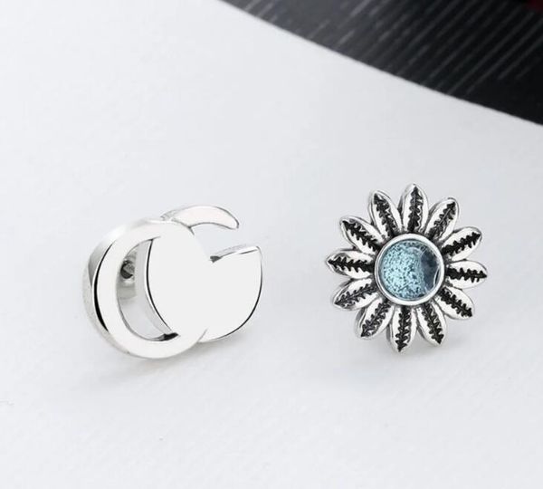 stud charm gujia earrings luxury jewelry designer original packagingcci letter g italian s925 silver pin interlocking retro stud daisy, Golden
stud charm gujia earrings luxury jewelry designer original packagingcci letter g italian s925 silver pin interlocking retro stud daisy, Golden