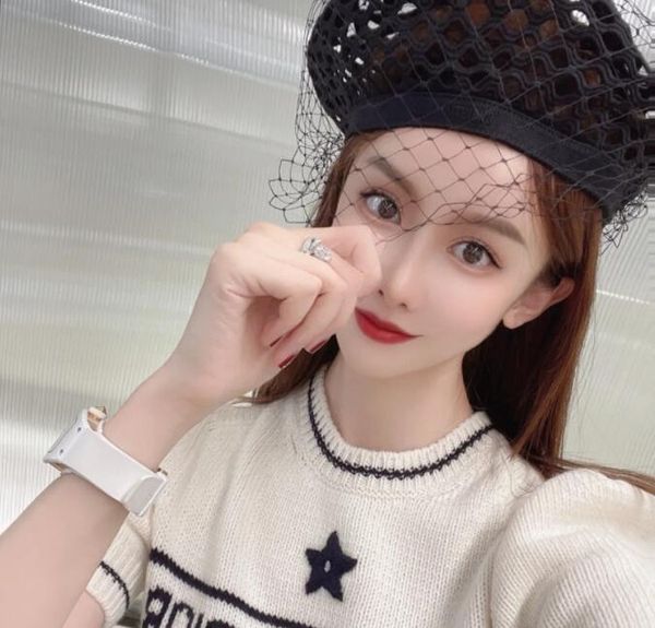2023 navy star embroidered short sleeve knit sweater new contrast color letter puff shoulder classic fit, White;black
2023 navy star embroidered short sleeve knit sweater new contrast color letter puff shoulder classic fit, White;black