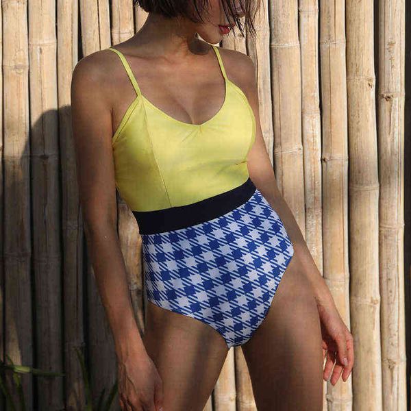 korea's color south contrast one-piece splicing shows thin triangle swimsuit for women, White;black
korea's color south contrast one-piece splicing shows thin triangle swimsuit for women, White;black