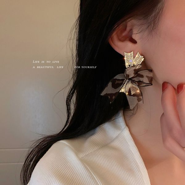 925 silver stud rhinestone-encrusted pearl leopard bow earrings korean fashion ear studs exaggerated autumn/winter earrings women, Golden
925 silver stud rhinestone-encrusted pearl leopard bow earrings korean fashion ear studs exaggerated autumn/winter earrings women, Golden