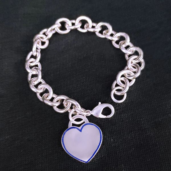 2022 brand original jewelry cuff designer blue enamel surround heart pendant women's fashion simple high-end thick chain bracelet, White
2022 brand original jewelry cuff designer blue enamel surround heart pendant women's fashion simple high-end thick chain bracelet, White