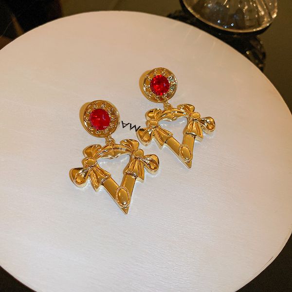 silver stud rhinestone-encrusted five-pointed star love heart earrings european and american exaggerated triangle geometric eardrop earrings, Golden
silver stud rhinestone-encrusted five-pointed star love heart earrings european and american exaggerated triangle geometric eardrop earrings, Golden