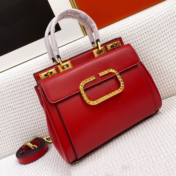 calf leather handbag shoulder bag tote cross body bags women purse rivet decoration double rotary lock closure positive flap pocket removabl
calf leather handbag shoulder bag tote cross body bags women purse rivet decoration double rotary lock closure positive flap pocket removabl
