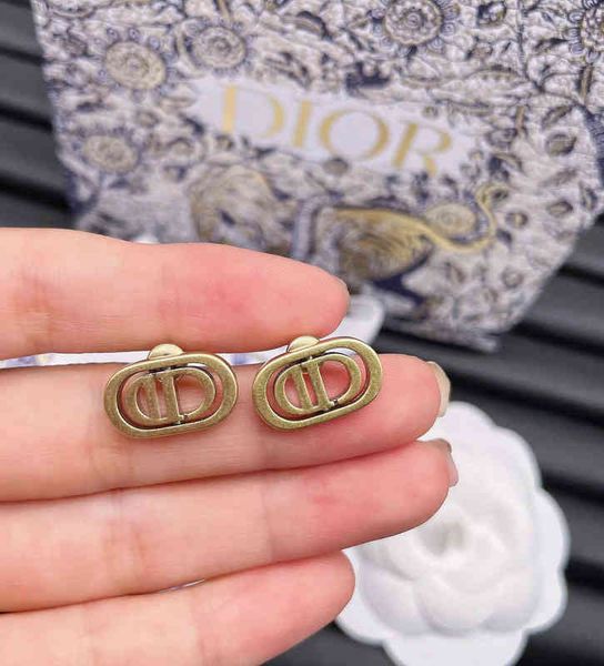 outlet letter earrings 925 silver needle female earrings jewelry anti allergy high version red v2yx, Golden
outlet letter earrings 925 silver needle female earrings jewelry anti allergy high version red v2yx, Golden