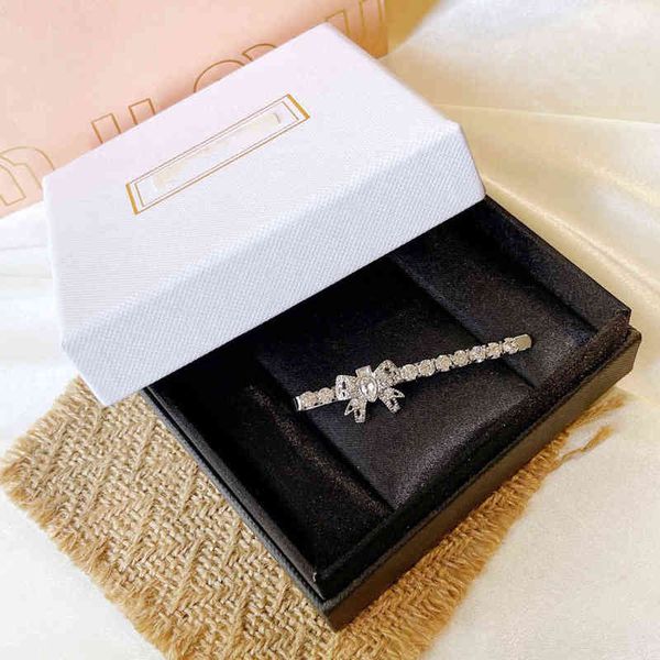 2022 new online celebrity fashionable and versatile diamond studded butterfly hairpin high-end version brass material, Gray
2022 new online celebrity fashionable and versatile diamond studded butterfly hairpin high-end version brass material, Gray