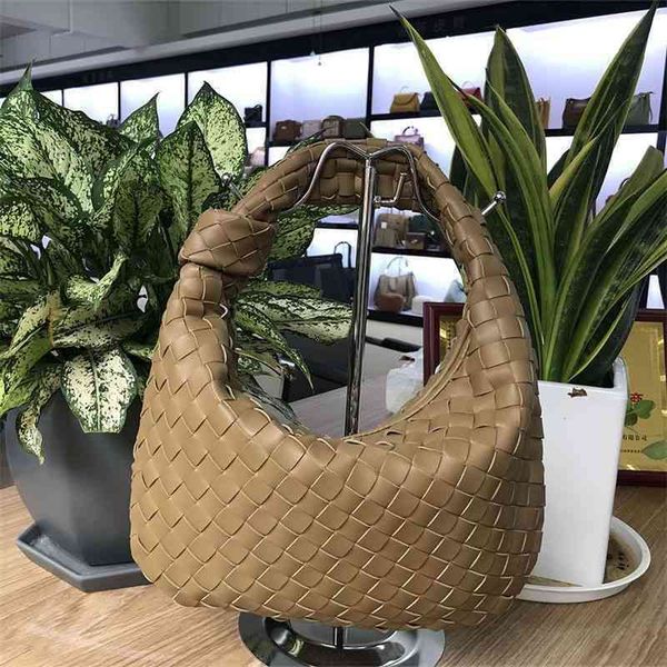 original luxury bottegasss designer venetasss handbags 2022 womens bag s portable one shoulder underarm croissant woven cloud
original luxury bottegasss designer venetasss handbags 2022 womens bag s portable one shoulder underarm croissant woven cloud