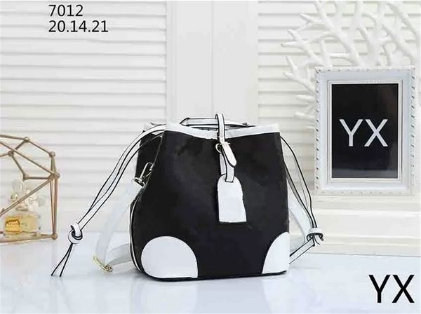 summer women purse and handbags 2022 new fashion casual small square bags unique designer shoulder messenger bags h0165
summer women purse and handbags 2022 new fashion casual small square bags unique designer shoulder messenger bags h0165