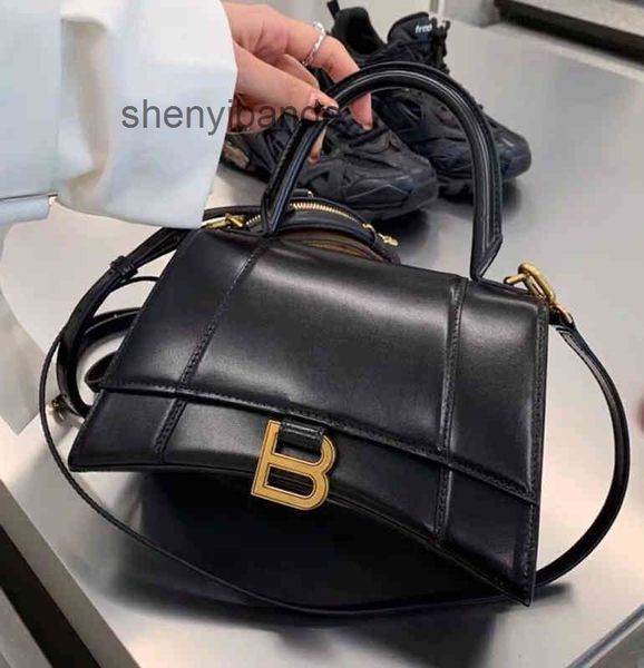 designer bag bbalencaigss handbags star's same bag women's 2022 b-shaped hourglass messenger b family crocodile vqw9
designer bag bbalencaigss handbags star's same bag women's 2022 b-shaped hourglass messenger b family crocodile vqw9