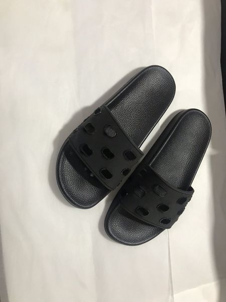 2021 new european station home fashion bathroom slippers soft soled summer sandals and antiskid beach sandals, Black
2021 new european station home fashion bathroom slippers soft soled summer sandals and antiskid beach sandals, Black