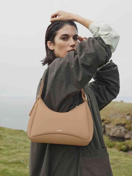 french minority new polene umi cowhide litchi pattern single shoulder messenger armpit leisure fashion women's bag
french minority new polene umi cowhide litchi pattern single shoulder messenger armpit leisure fashion women's bag